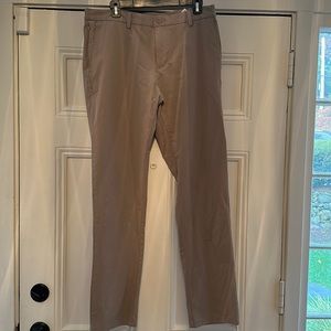 Vineyard vines on the go performance pant.